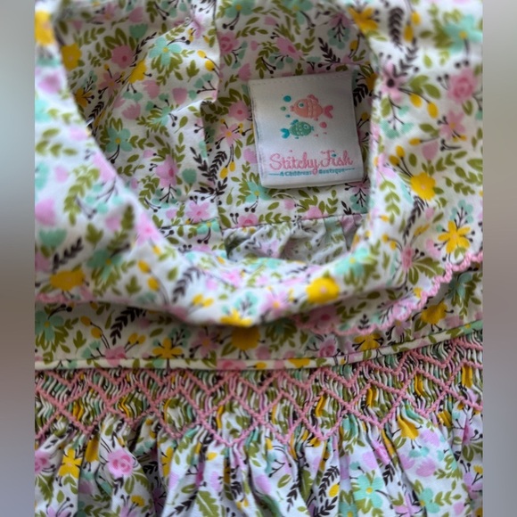 Stitchy Fish Floral Top Size 6 Months - Picture 2 of 5